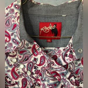Rodeo clothing company, men’s XXL, paisley, pearl snap.
